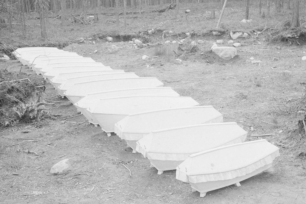 Malahvian ja Viiangin uhrien arkut 25.7.1943. SA-kuva