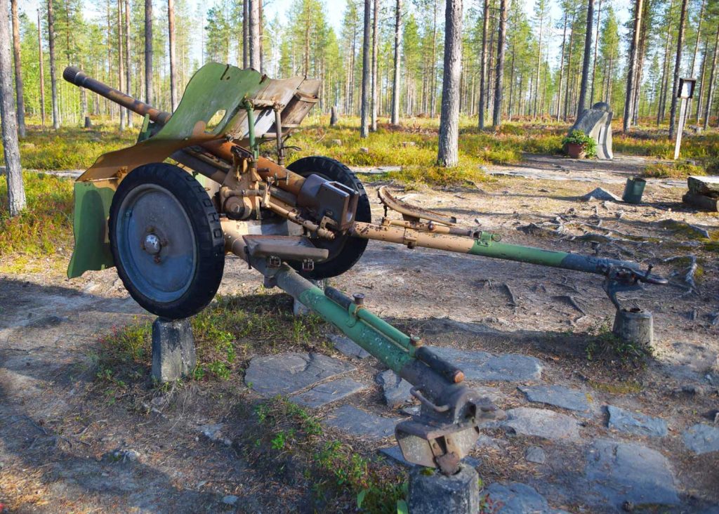 Panssarintorjuntatykki Paikanselässä
