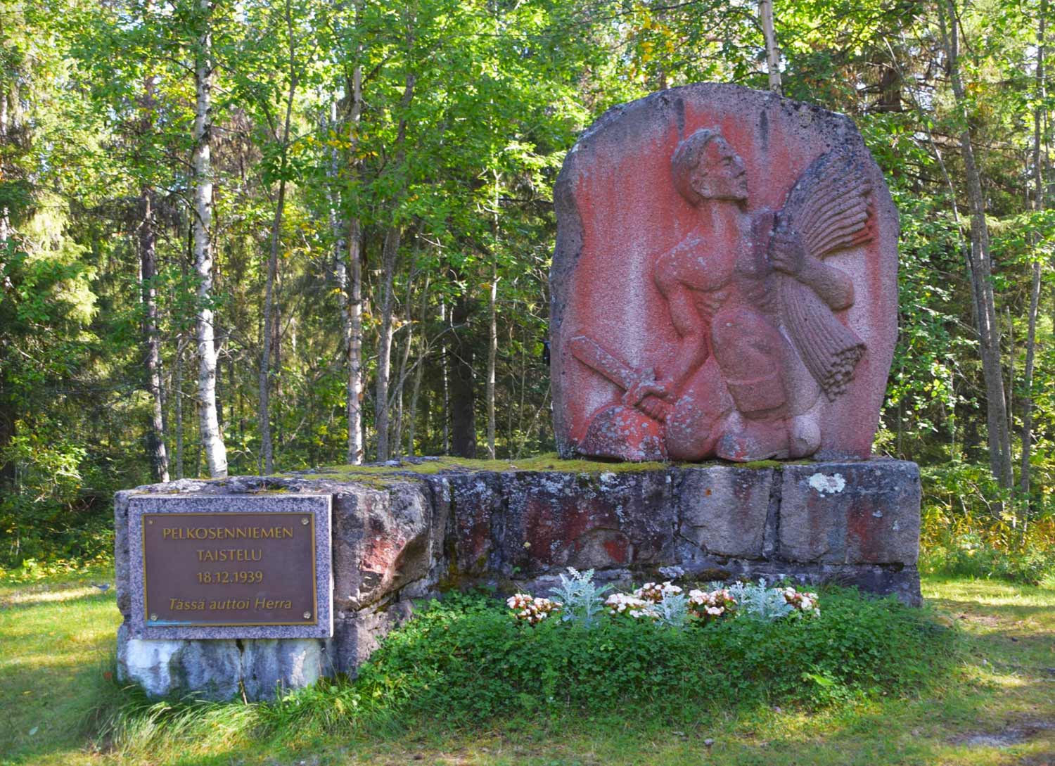 Pelkosenniemen taistelun muistomerkki
